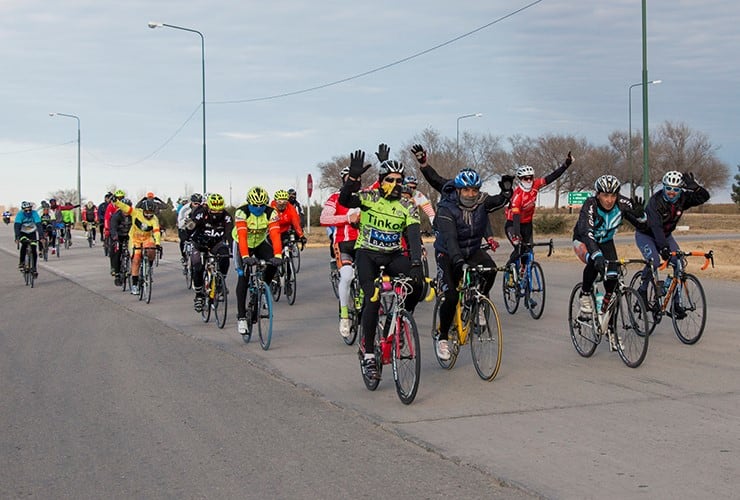 Los ciclistas cumpliendo su desafío.