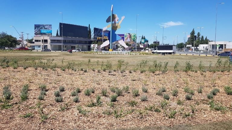 La nueva rotonda de la Mujer Urbana fue inaugurada este jueves, en la obra del Cierre de la Circunvalación.