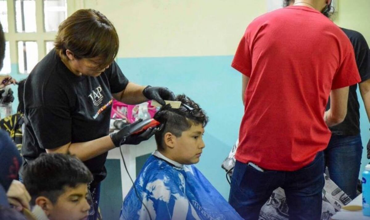 Peluquerías y profesiones de estética podrían ser exceptuadas de la cuarentena