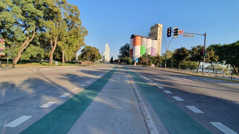 A 20 días de la cuarentena, los rosarinos debieron adaptarse a una nueva "normalidad". (@gayosofede)