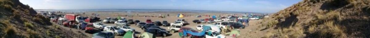 Cientos de familias disfrutan las playas en las primeras horas del 2020