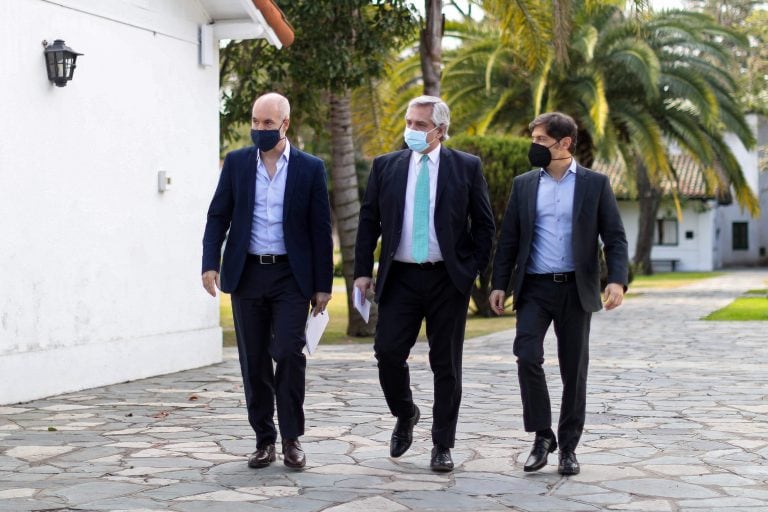 Horacio Rodríguez Larreta, Alberto Fernández y Áxel Kicillof antes de los anuncios en Olivos (Foto: Presidencia /AFP)