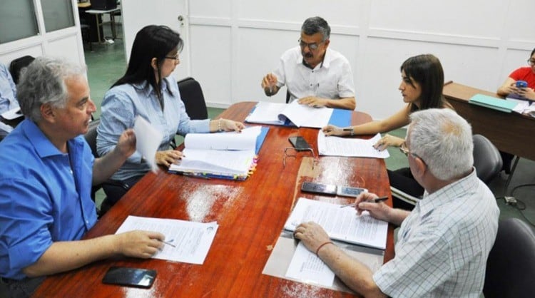 El proyecto de ley del Boleto Docente Gratuito obtuvo dictamen favorable de la Comisión de Industria en Cámara de Diputados.