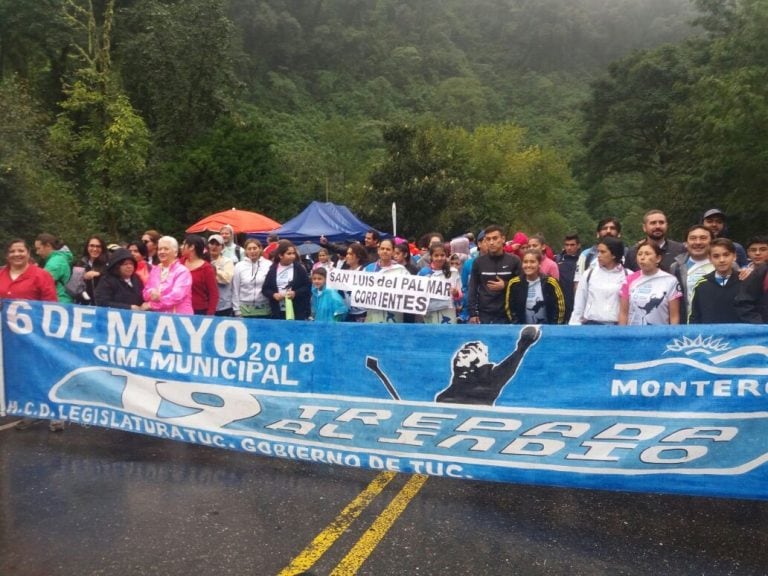 Madre e hija representando a la provincia en la 19° edición de Trepada al Indio.