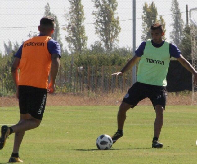 Este jueves en Coquimbito, el DT Dabove empezó a definir el equipo que tendría una variante con respecto al equipo que goleó a San Lorenzo.