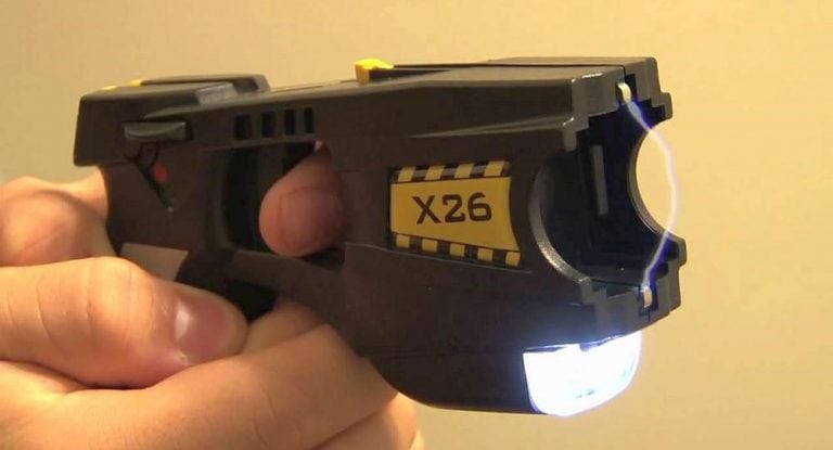 Imagen archivo. Pistolas Taser X26.