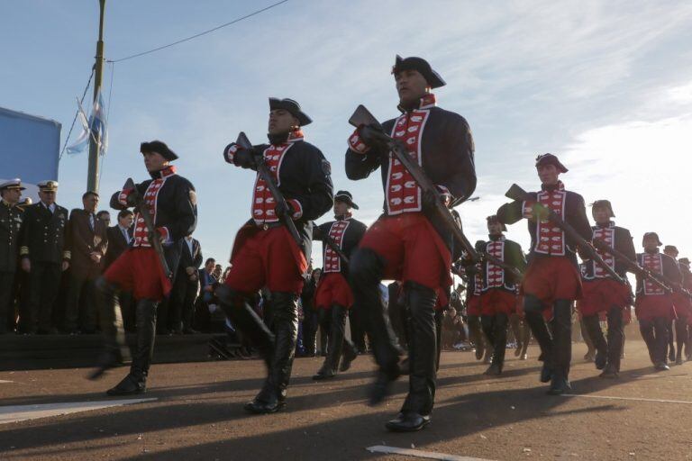 Desfile en Garupá para recordar y celebrar el Día de la Independencia, presidido por el gobernador Passalacqua. (MisionesOnline)