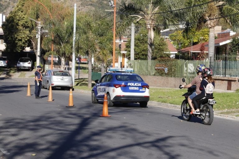 Controles viales en los ingresos a Carlos Paz. (Foto: prensa municipal).