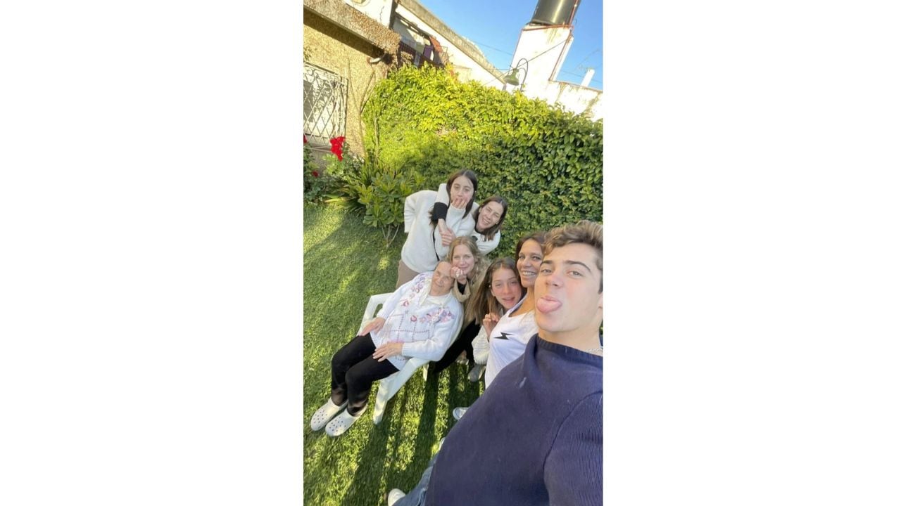 Franco Colapinto y su familia.