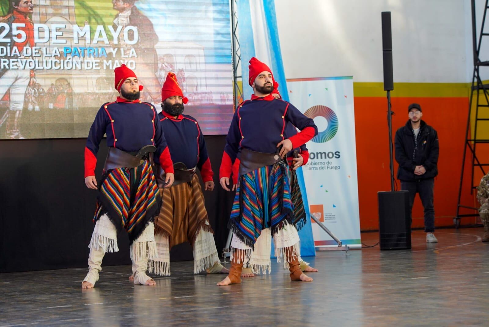 Acto en conmemoración del 213 Aniversario de la Revolución de Mayo