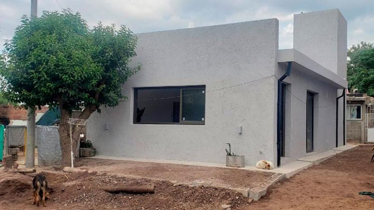 Pura emoción: en Córdoba, el comedor de Bibiana tiene casa nueva, donada por los vecinos