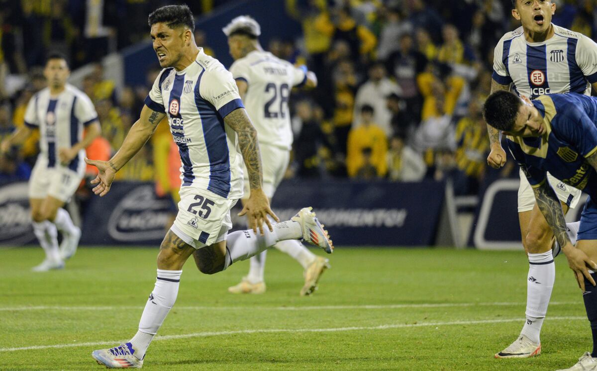 Con sabor a hazaña, Talleres se lo empató a Central con uno menos en Rosario