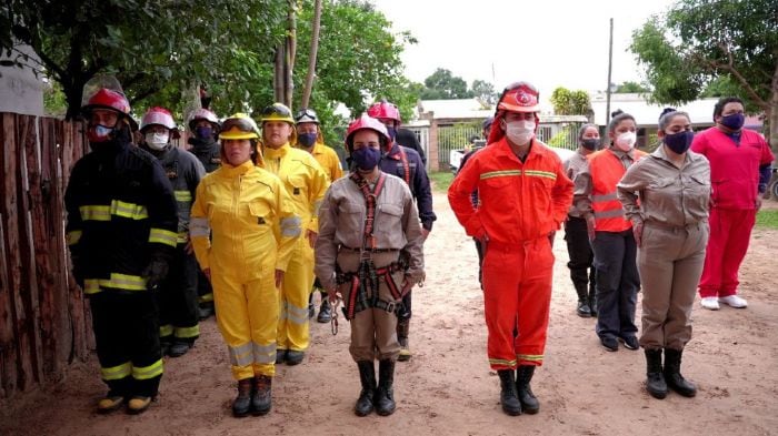 Los bomberos que recibieron donaciones de Santi Maratea inauguraron su cuartel renovado.