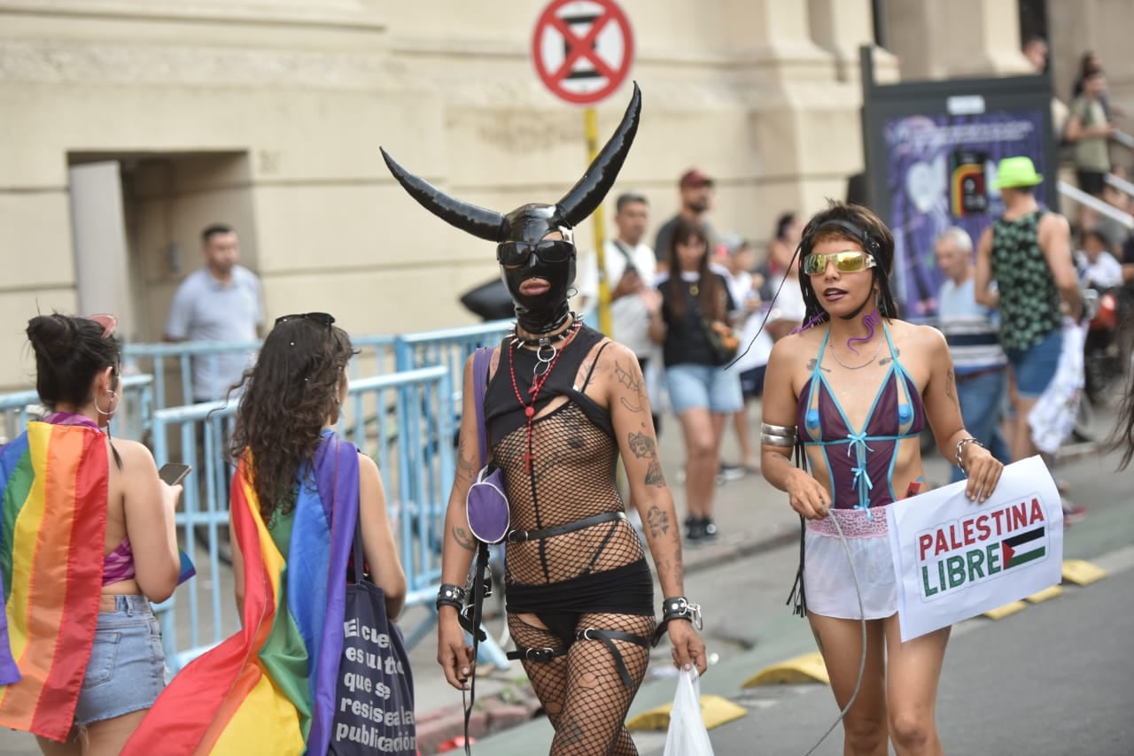 Multitudinaria Marcha del Orgullo en Córdoba. (Facundo Luque / La Voz)