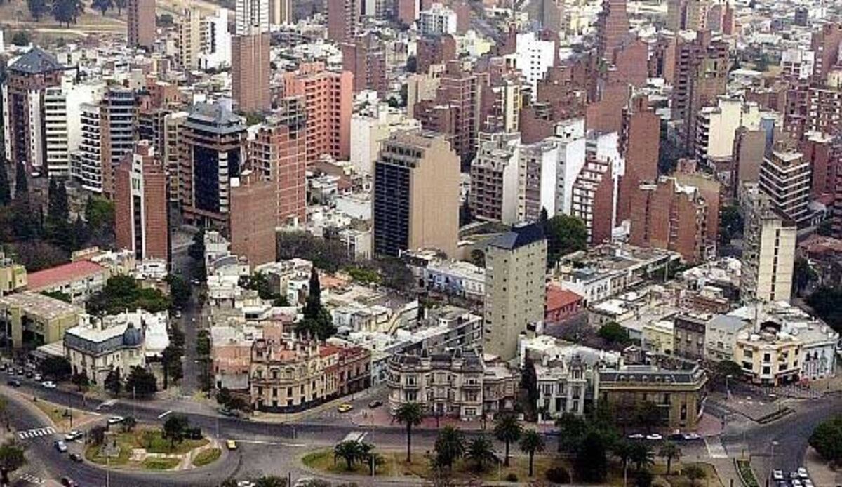 Particular "propuesta" de un vecino en Nueva Córdoba para poder dormir