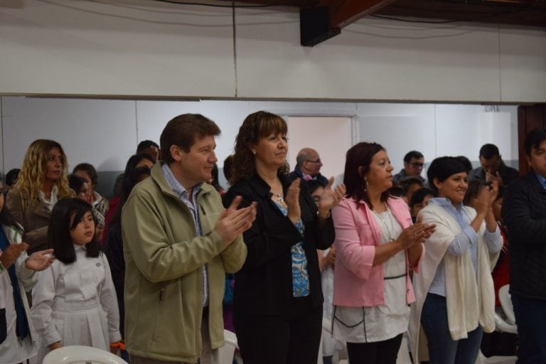 Melella presenció el acto oficial de inicio del ciclo lectivo 2020 en la escuela Nº 5 de Tolhuin