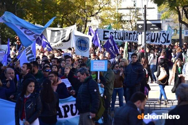 Marcha docente en San Luis.