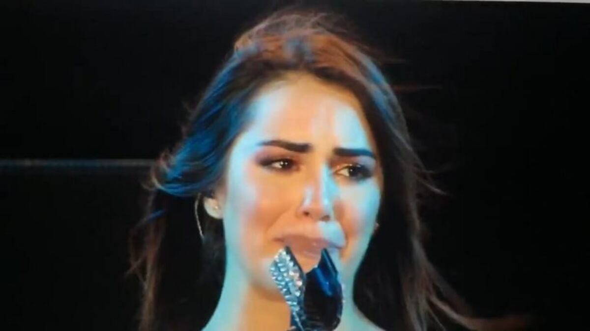 Un fan de Lali Espósito rompió en llanto al enterarse de su presentación en Brasil