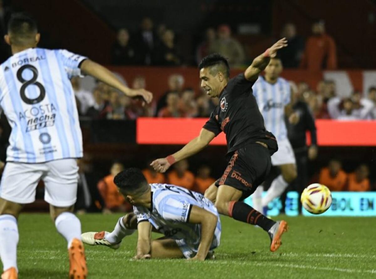 Atlético Tucumán lo dio vuelta sobre el final y Newell's se hundió en el Coloso