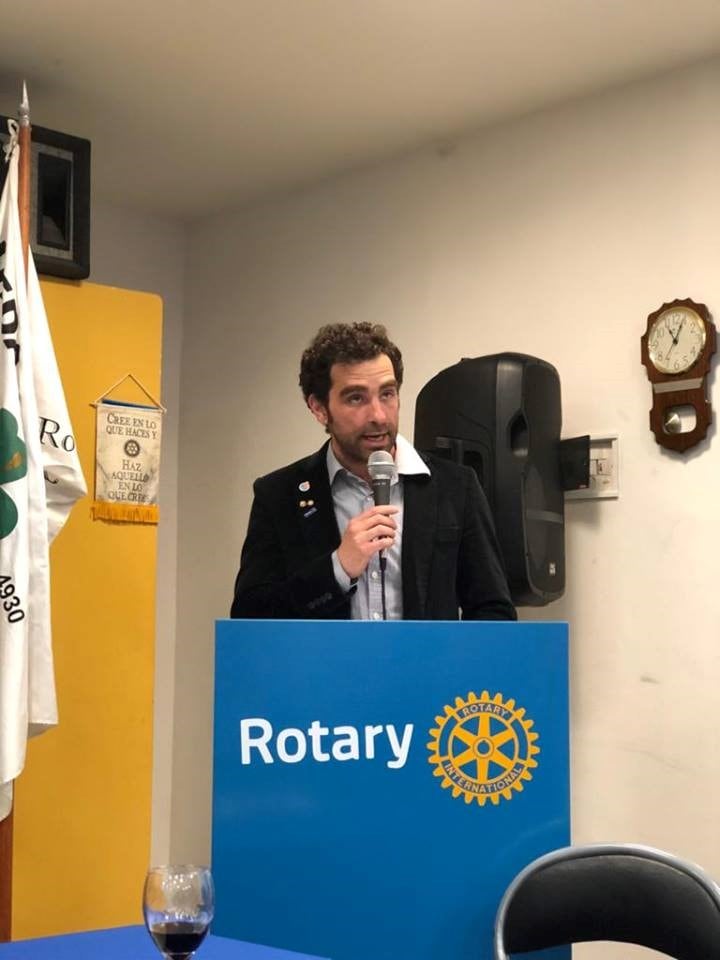 Rotary Gobernador de Distrito Néstor Vizgarra