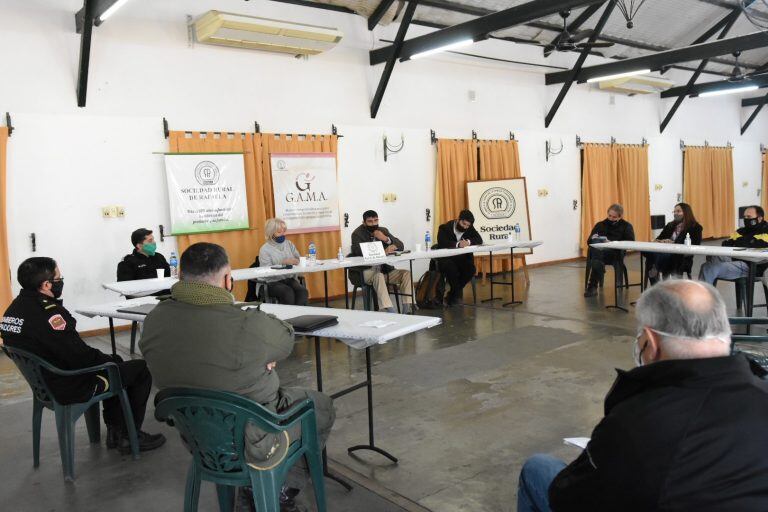 Reunión para prevenir incendios en la Sociedad Rural