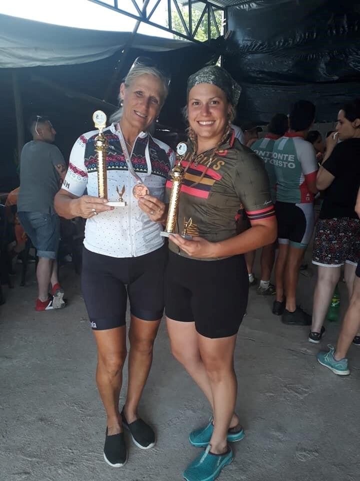 Ana Morero Subcampeona Damas D y Daiana Gudiño Subcampeona Damas A. Madre e hija compartiendo la misma pasión.