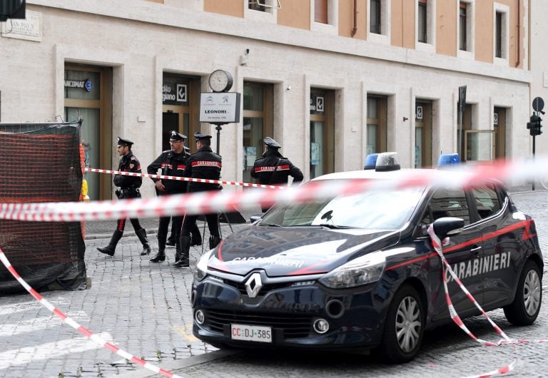 La policía registró el lugar y no encontró ningún artefacto explosivo. Foto. AFP.