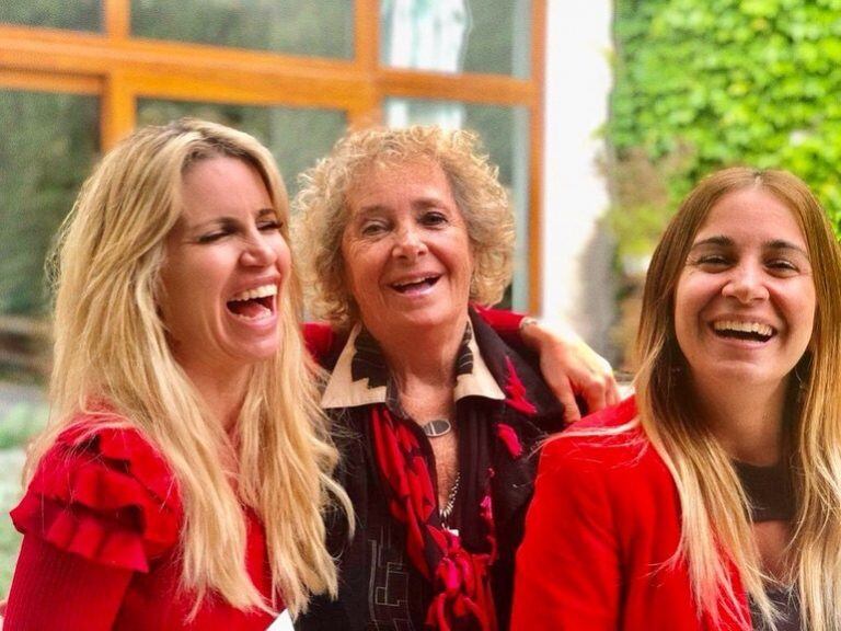 Florencia Peña posa junto a su mamá y a su hermana María Belén en el  Día de la Madre (Foto: Instagram/ @flor_de_p)