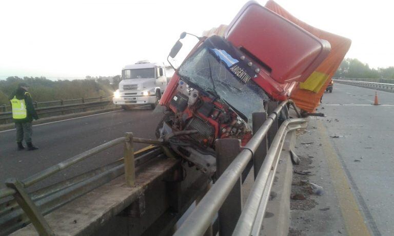 Accidente Puente Gualeyán
Crédito: Policía E.Ríos