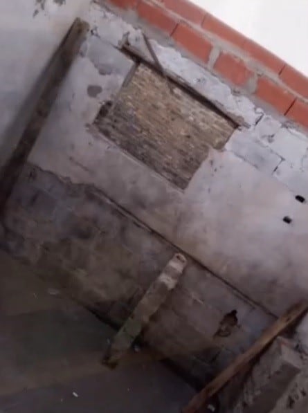 La vivienda desvalijada está ubicada en barrio Vía Honda. (Captura de TV)