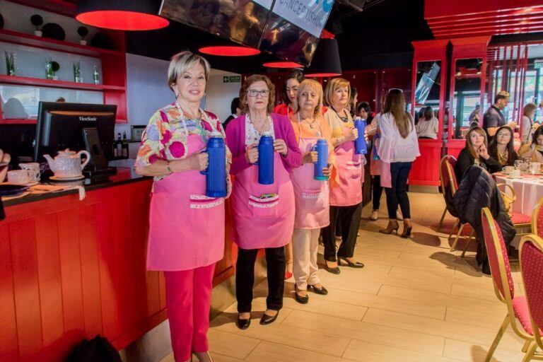 LUCCAU reunió voluntades en torno a la lucha contra el cáncer - Te de mujeres en la campaña contra el cáncer de cuello de útero.