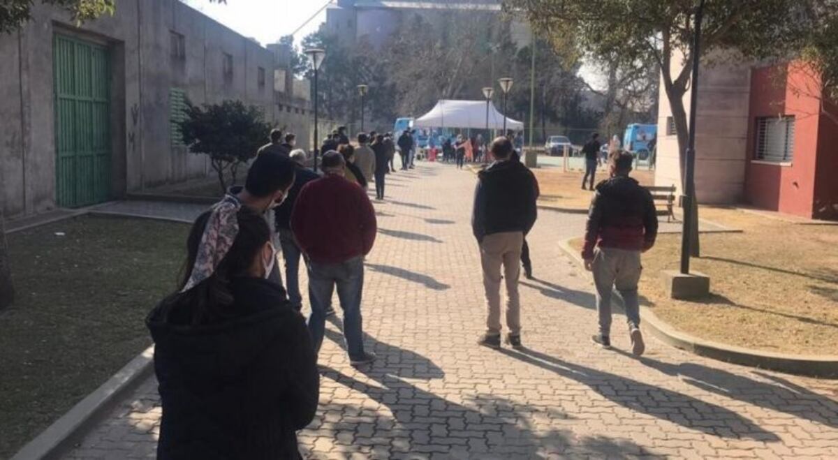 Coronavirus: el brote de Oliva es el más grande de Córdoba