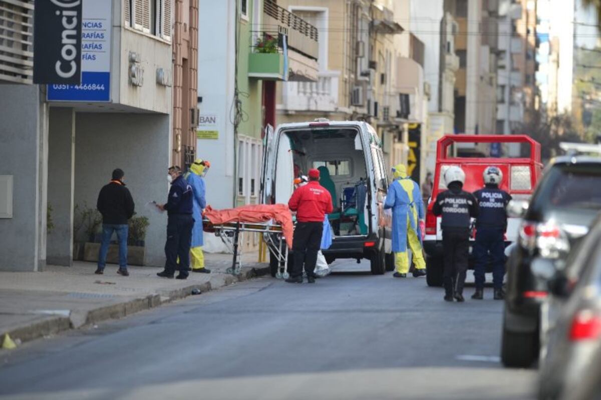 Se reanuda el traslado de pacientes de la Clínica Sucre al Polo Sanitario