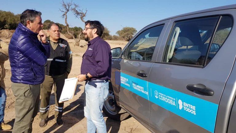 Personal de la Secretaría de Ambiente en Sierras Chicas.