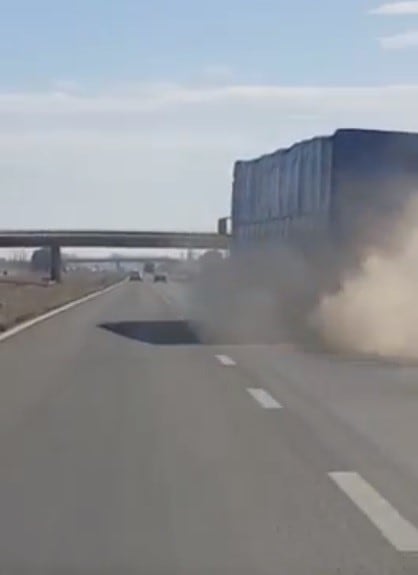 Elizondo realizaba peligrosas maniobras en plena ruta.