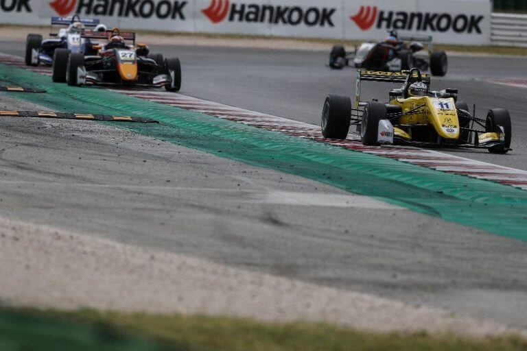 Sacha, en Misano. La mejor faena del franco argentino en la séptima del año fue en la segunda carrera. Largó 14° y avanzó hasta culminar en el 8° lugar.