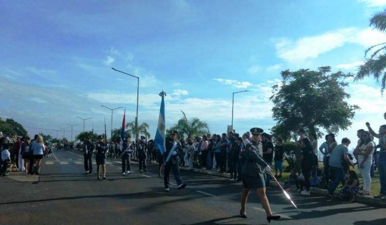 Desfile en Posadas en homenaje a los veteranos y caídos en Malvinas. (MisionesOnline)