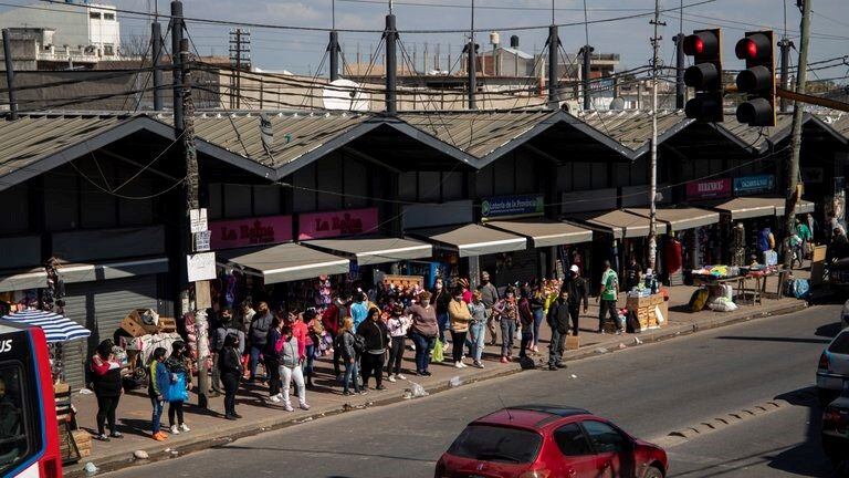 Sin distancia social ni protocolos: ferias colmadas y aglomeraciones en el conurbano bonaerense