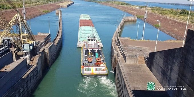 Esclusa de navegación en Yacyretá. (EBY)