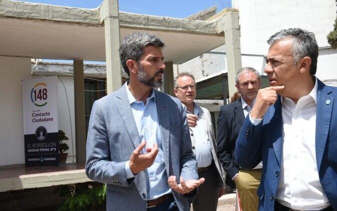 Ulpiano Suarez, subsecretario de Gestión Pública y Modernización del Estado, junto a Alfredo Cornejo.