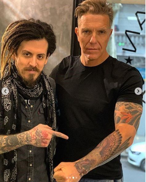 Fantino compartió una foto con "DocSatanas", quien le realizó el tatuaje. (Instagram:fantinofantino)