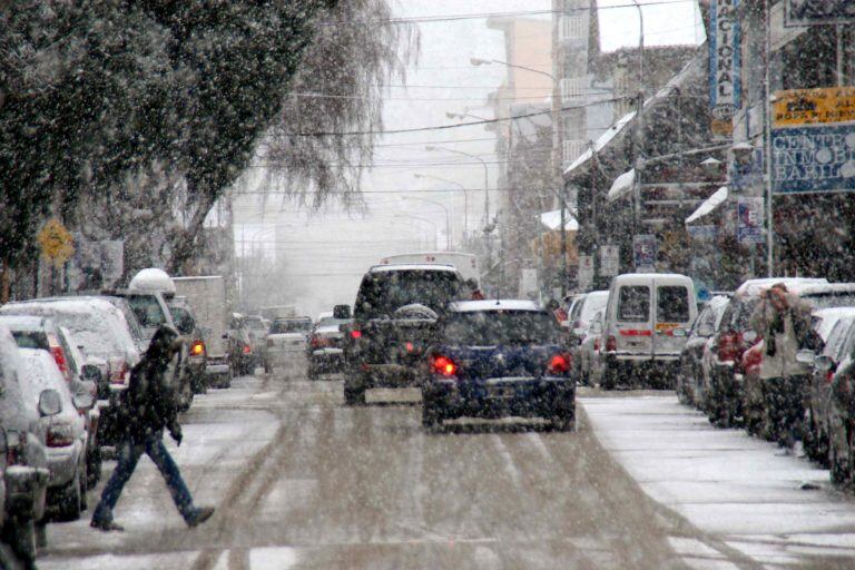 Avisan del uso de cadenas a los conductores.