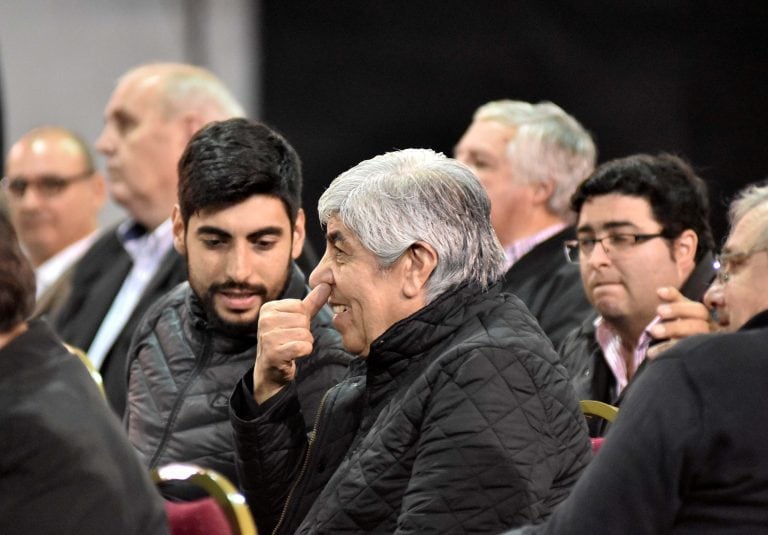 la crisis del futbol 11-07 Asamblea de la AFA para definir la creacion de la superliga en la sede predio de ezeiza reunion de los dirigentes de clubes de futbol
DYN33, BUENOS AIRES 11/07/16, ASAMBLEA EXTRAORDINARIA EN AFA, SEDE DE EZEIZA FOTO.DYN/TONY GOMEZ. buenos aires hugo moyano facundo moyano asamblea de dirigentes de clubes de futbol reunion por la creacion de la superliga crisis del futbol situacion limite