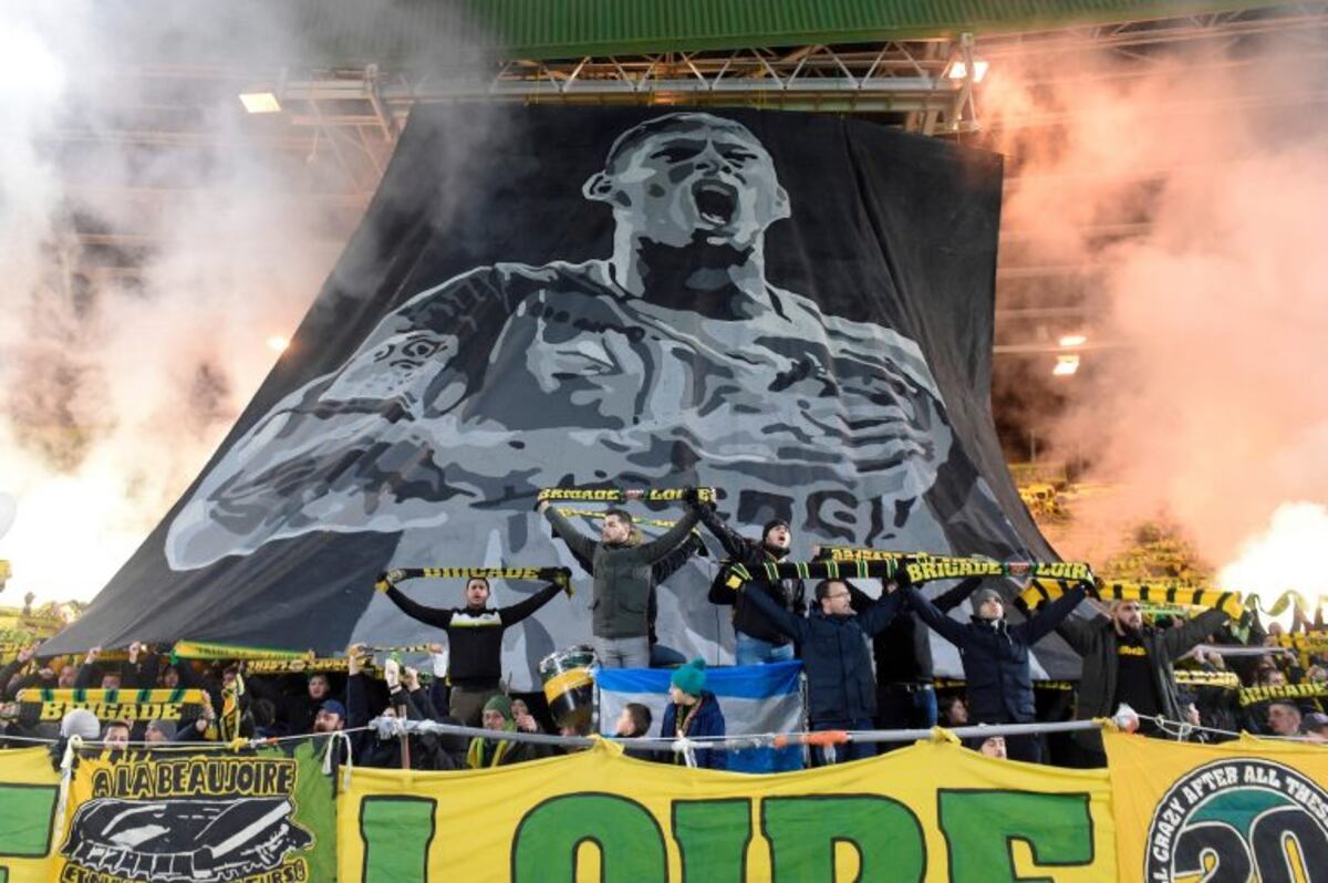Multaron al Nantes por los homenajes realizados a Emiliano Sala