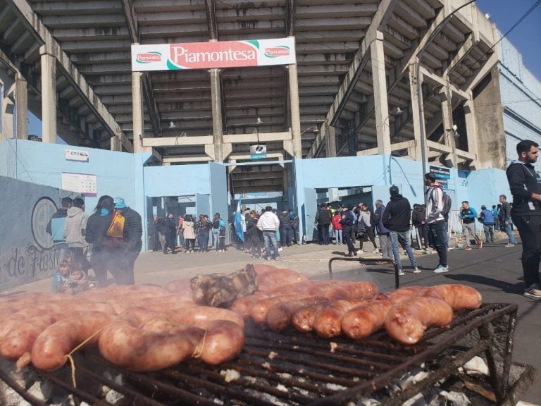 Vuelve el fútbol a barrio Alberdi con el amistoso que jugarán Belgrano y Gimnasia Esgrima de Mendoza.