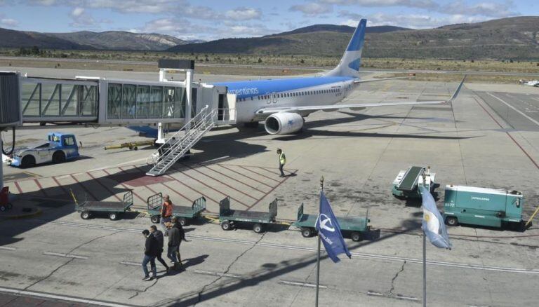 El acto estuvo encabezado por  el presidente de Aerolíneas Argentinas, Pablo Ceriani, y el ministro de Turismo y Deportes, Matías Lammens (web).