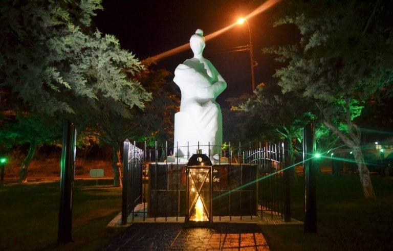 homenaje a las madres en Cañadon Seco