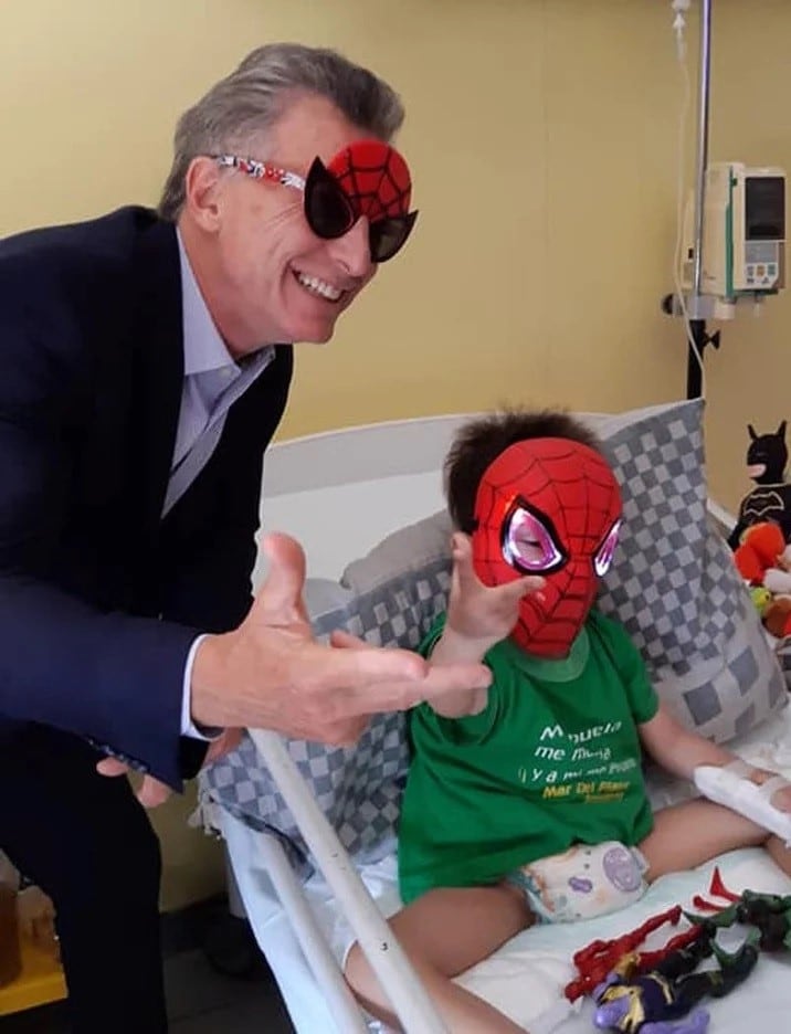 Macri visitó a Romeo, un nene enfermo de cáncer (Redes sociales)