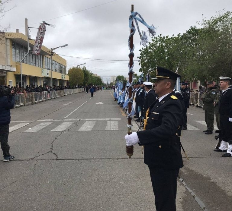 Las fuerzas se seguridad y armadas participaron del desfile