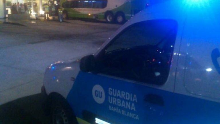 Un chofer fue detenido en Bahía Blanca tras manejar drogado con 40 estudiantes a bordo.